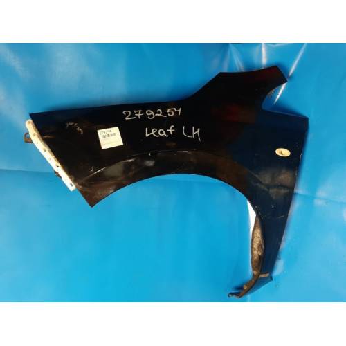 Крыло переднее лев. NISSAN LEAF 10-17