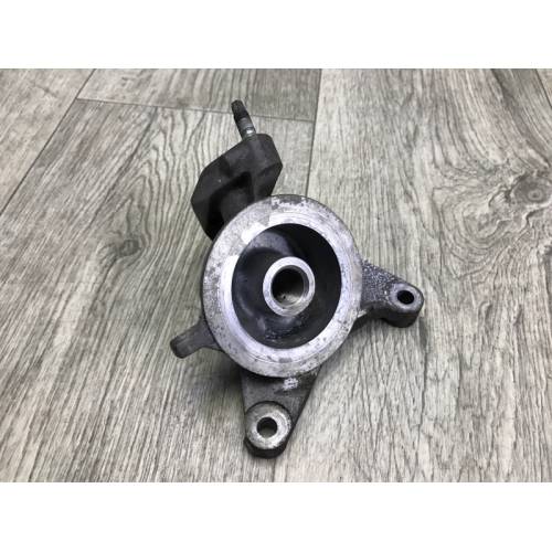 Кронштейн TOYOTA SIENNA 11-16