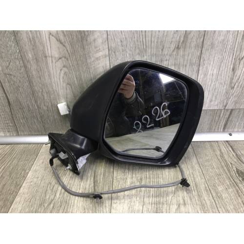 Зеркало прав. NISSAN QUEST S 11-17