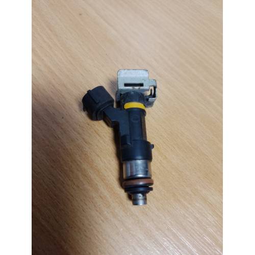 Форсунка топливная INFINITI M35/M45 04-10