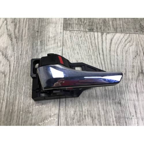 Ручка дверей внутрішня задн. лів. TOYOTA VENZA 09-16