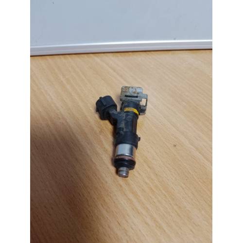 Форсунка топливная INFINITI M35/M45 04-10