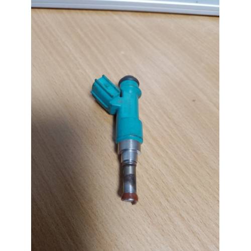 Форсунка топливная TOYOTA SIENNA 11-16