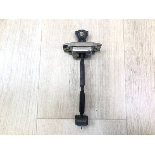 Ограничитель двери задн. прав. TOYOTA CAMRY 40 06-11