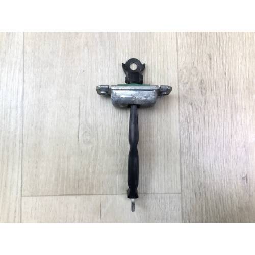 Ограничитель двери задн. прав. HYUNDAI VELOSTER 11-18