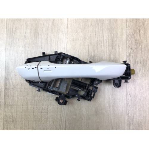 Ручка двері зовнішня передн. прав. VOLKSWAGEN TIGUAN 16-23