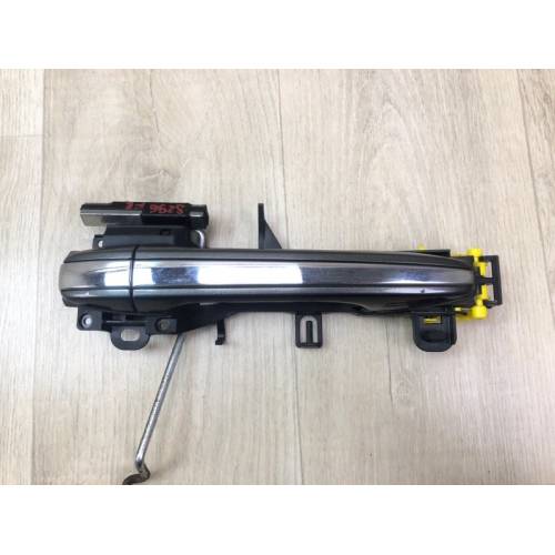 Ручка двері зовнішня передн. прав. TOYOTA VENZA 09-16