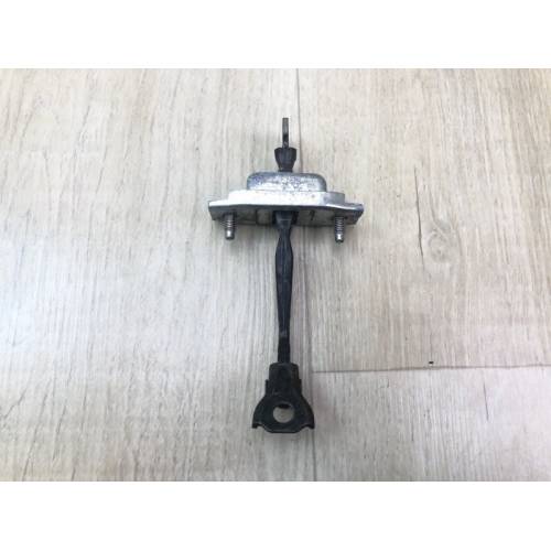 Обмежувач дверей передн. прав. TOYOTA VENZA 09-16