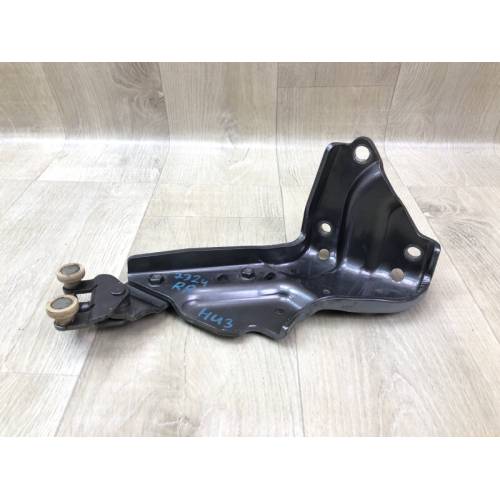 Ролик зсувних дверей нижній задн. прав. TOYOTA SIENNA 11-16