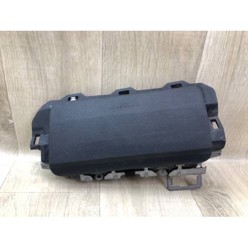 Подушка безопасности в колени лев. TOYOTA VENZA 09-16