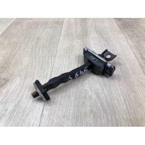 Ограничитель двери передн. лев. HYUNDAI ELANTRA AD 16-