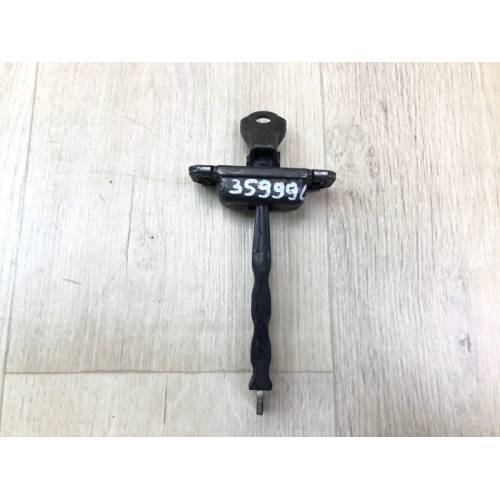 Ограничитель двери передн. лев. HYUNDAI ACCENT RB 10-