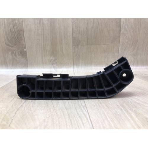 Кронштейн переднего бампера (на крыле) прав. TOYOTA CAMRY 40 06-11