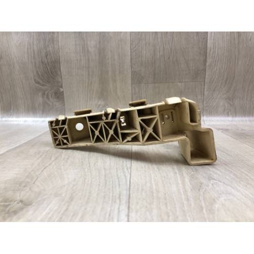 Кронштейн переднего бампера (на крыле) лев. KIA SOUL PS 13-19