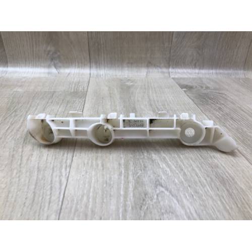 Кронштейн переднего бампера (на крыле) прав. MITSUBISHI OUTLANDER GF 12-