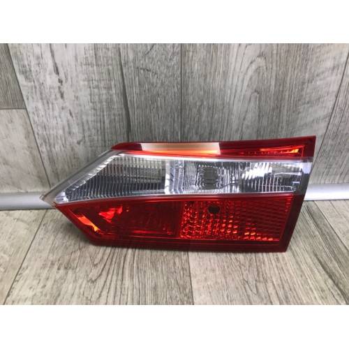 Фонарь внутренний прав. TOYOTA COROLLA 12-19 E180
