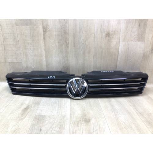Решітка радіатора VOLKSWAGEN JETTA USA 10-17