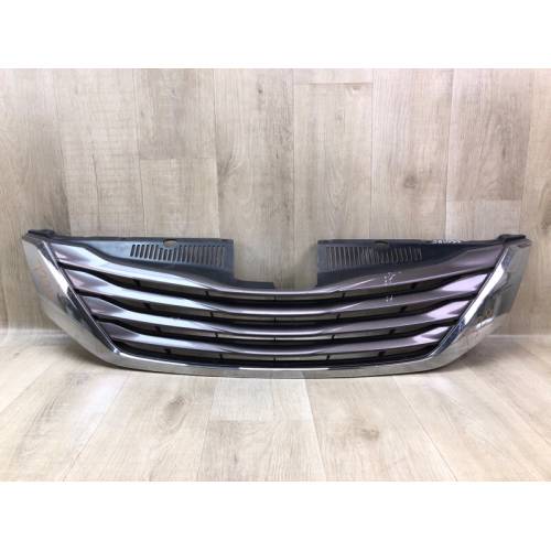 Решетка радиатора TOYOTA SIENNA 11-16