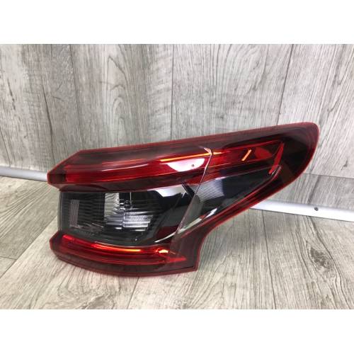 Фонарь наружный прав. NISSAN QASHQAI/ROGUE SPORT 14-