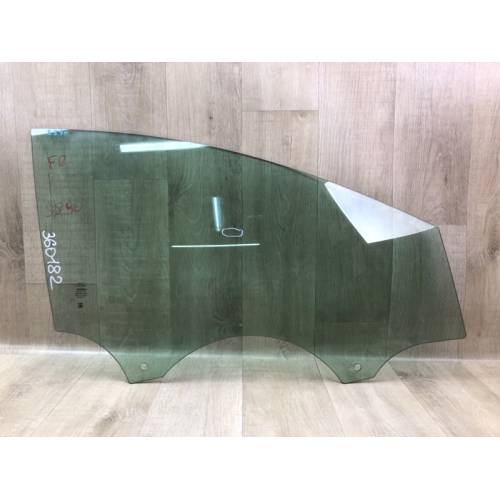 Скло дверей передн. прав. FORD FOCUS 10-18