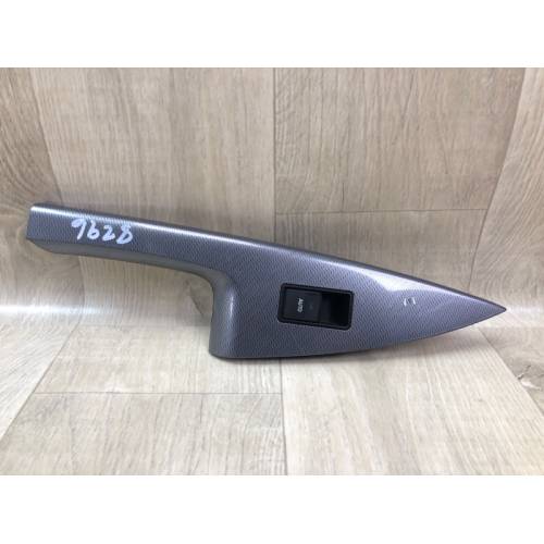 Кнопка склопідіймача задн. прав. TOYOTA VENZA 09-16