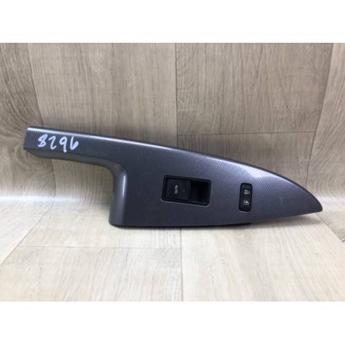 Кнопка склопідіймача передн. прав. TOYOTA VENZA 09-16