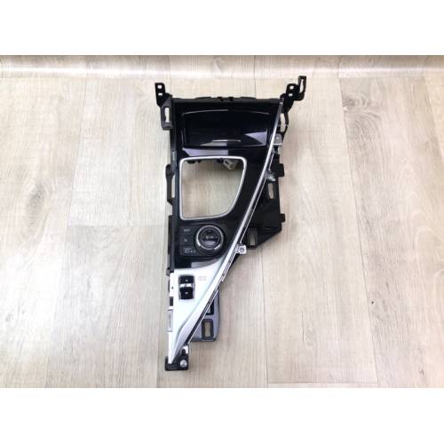 Консоль центральная INFINITI Q50 15-20