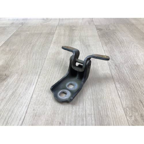 Петля двері верхня передн. прав. CHEVROLET CRUZE 15-