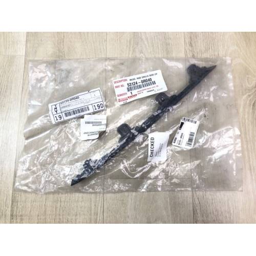 молдинг бампера передн. лів. TOYOTA RAV4 18-