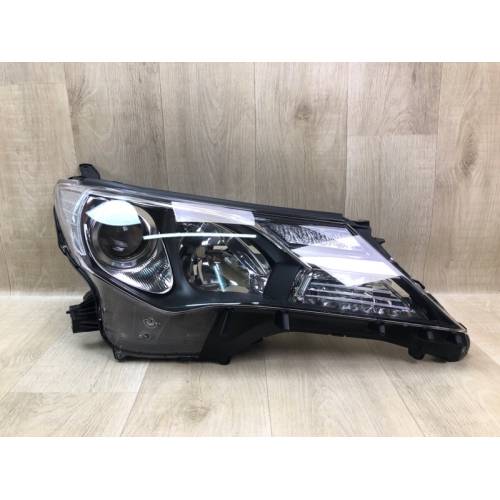 Фара прав. TOYOTA RAV4 13-19