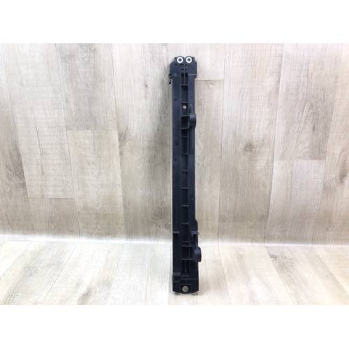 Крепление радиатора лев. TOYOTA LAND CRUISER 200 08-21