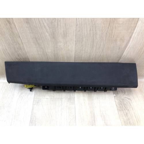 Подушка безопасности в колени лев. CHEVROLET VOLT 10-15