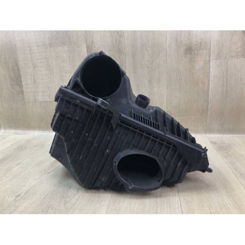 Корпус воздушного фильтра прав. PORSCHE CAYENNE 10-18