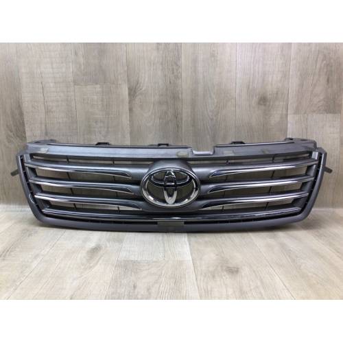 Решітка радіатора TOYOTA RAV4 05-12