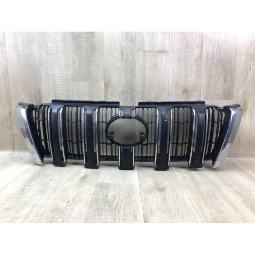 Решітка радіатора TOYOTA LAND CRUISER PRADO 150 09-17