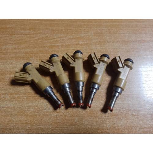 Форсунка топливная TOYOTA TUNDRA 13-