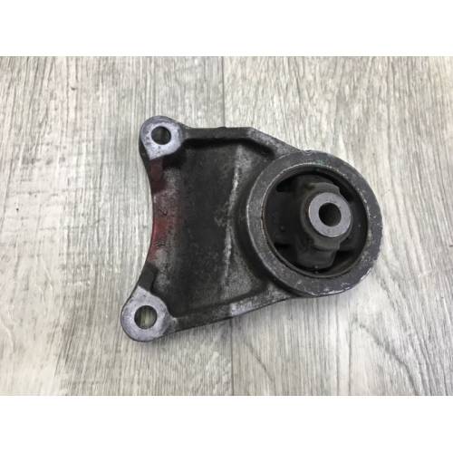 Кронштейн редуктора прав. LEXUS NX 14-21