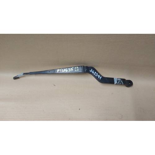 Поводок стеклоочистителя передний лев. HONDA PILOT 08-15