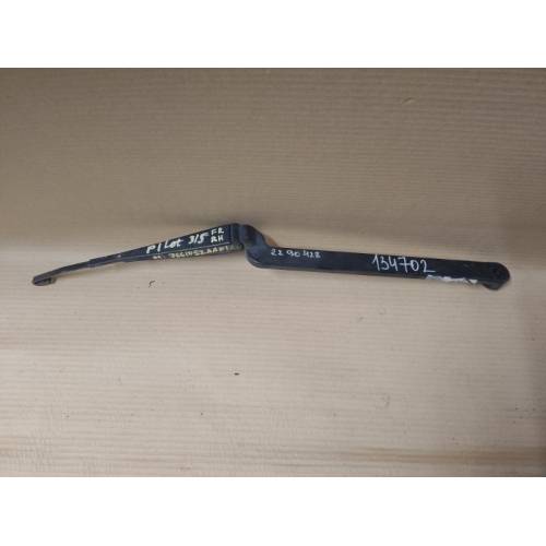 Поводок стеклоочистителя передний прав. HONDA PILOT 08-15