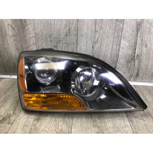 Фара прав. KIA SORENTO BL 02-09