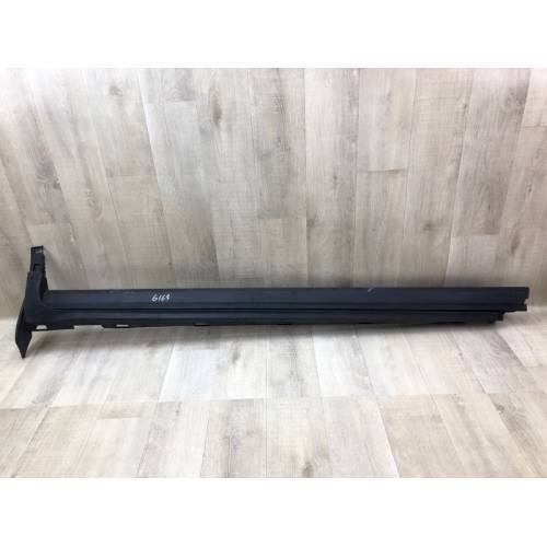 Накладка порогу зовнішня прав. FORD ESCAPE 19 -