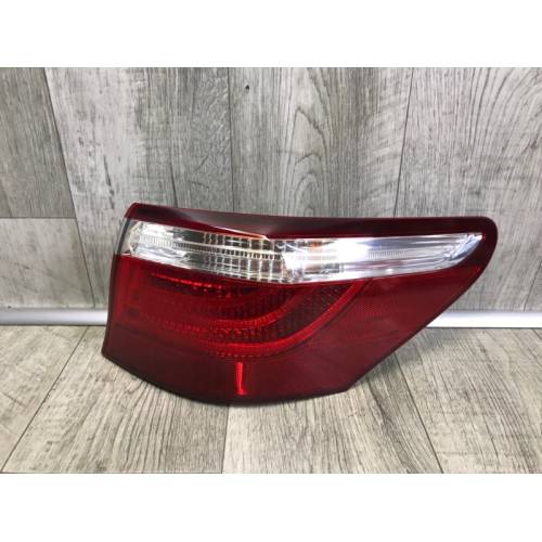 Фонарь наружный задн. прав. LEXUS LS460 06-12