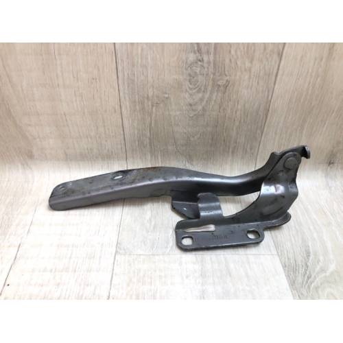 Петля капота лев. NISSAN QUEST S 11-17