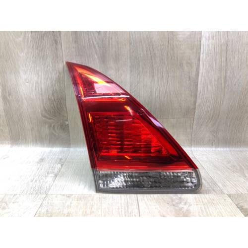 Фонарь внутренний лев. TOYOTA VENZA 09-16