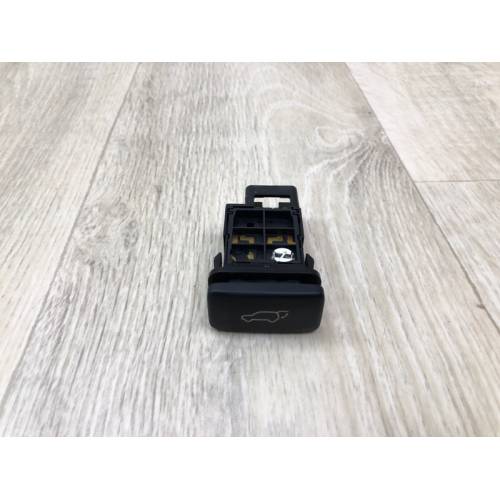 Кнопка открывания багажника внутренняя TOYOTA VENZA 09-16