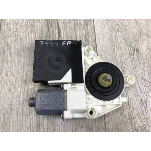 Моторчик склопідйомника передн. прав. VOLKSWAGEN JETTA 05-10