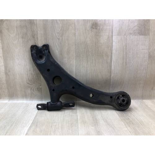 Важіль передньої підвіски нижній лів. TOYOTA CAMRY 40 06-11