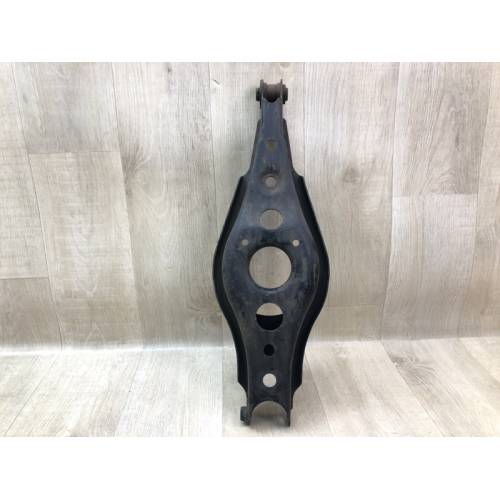 Рычаг задней подвески поперечный нижний прав. TOYOTA RAV4 05-12