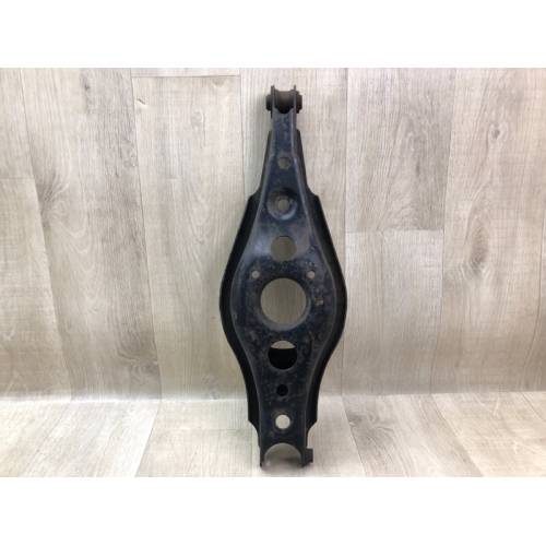 Рычаг задней подвески поперечный нижний лев. TOYOTA RAV4 05-12