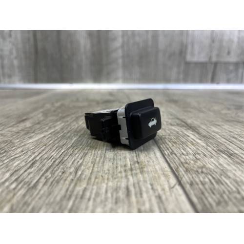 Кнопка открывания багажника внутренняя HONDA ACCORD CU8 / TSX 08-14